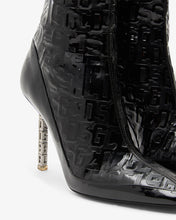 Carica l'immagine nel visualizzatore di Gallery, Patent Monogram Logo Chain Boots