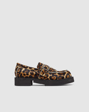 Carica l'immagine nel visualizzatore di Gallery, GCDS x Clarks Leopard loafers: Unisex Loafers Leopard | GCDS