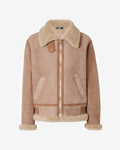 Carica l'immagine nel visualizzatore di Gallery, Shearling Jacket | Unisex Coats & Jackets Beige | GCDS®