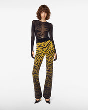 Carica l'immagine nel visualizzatore di Gallery, Zebra Lurex Knit Trousers | Women Trousers Multicolor | GCDS®