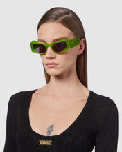 Carica l'immagine nel visualizzatore di Gallery, GD0022 Cat-eye sunglasses : Unisex Sunglasses Green | GCDS