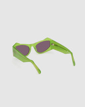 Carica l'immagine nel visualizzatore di Gallery, GD0022 Cat-eye sunglasses : Unisex Sunglasses Green | GCDS