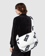Carica l&#39;immagine nel visualizzatore di Gallery, Gcds faux fur messenger bag: Men Bags White | GCDS
