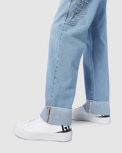 Load image into Gallery viewer, Leather logo sneakers: Men Shoes Black | GCDS
