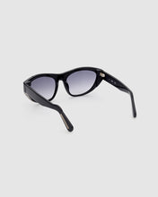 Load image into Gallery viewer, Lola cat-eye sunglasses

