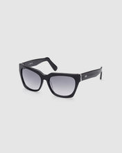 Load image into Gallery viewer, Dani cat-eye sunglasses: Unisex Sunglasses Black | GCDS
