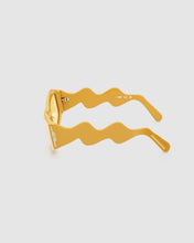 Load image into Gallery viewer, GD023 GEOMETRIC SUNGLASSES: Unisex Sunglasses Yellow | GCDS
