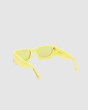 Load image into Gallery viewer, GD016 RECTANGULAR SUNGLASSES: Unisex Sunglasses Yellow | GCDS
