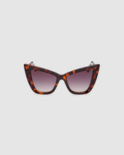 Carica l&#39;immagine nel visualizzatore di Gallery, GD0026 Cat-eye sunglasses : Women Sunglasses Multicolor  | GCDS
