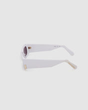 Load image into Gallery viewer, GD0020 Rectangular sunglasses : Unisex Sunglasses White  | GCDS
