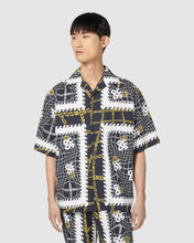 Load image into Gallery viewer, CHAIN BOWLING SHIRT: Men Shirts Multicolor | GCDS
