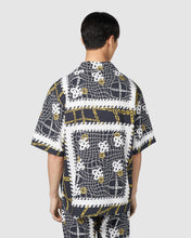 Load image into Gallery viewer, CHAIN BOWLING SHIRT: Men Shirts Multicolor | GCDS

