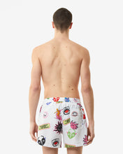 Carica l&#39;immagine nel visualizzatore di Gallery, All-Over Surfing Wirdo Swim Shorts : Men Swimwear Multicolor | GCDS Spring/Summer 2023
