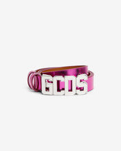 Carica l&#39;immagine nel visualizzatore di Gallery, Metallic Logo Belt : Women Belts Fuchsia | GCDS Spring/Summer 2023
