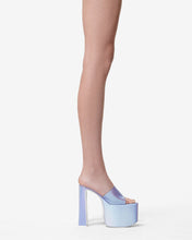 Carica l&#39;immagine nel visualizzatore di Gallery, Holographics Platform Sandals : Women Shoes Silver/Lilac | GCDS Spring/Summer 2023
